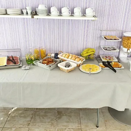 Petite Maison Πανσιόν *